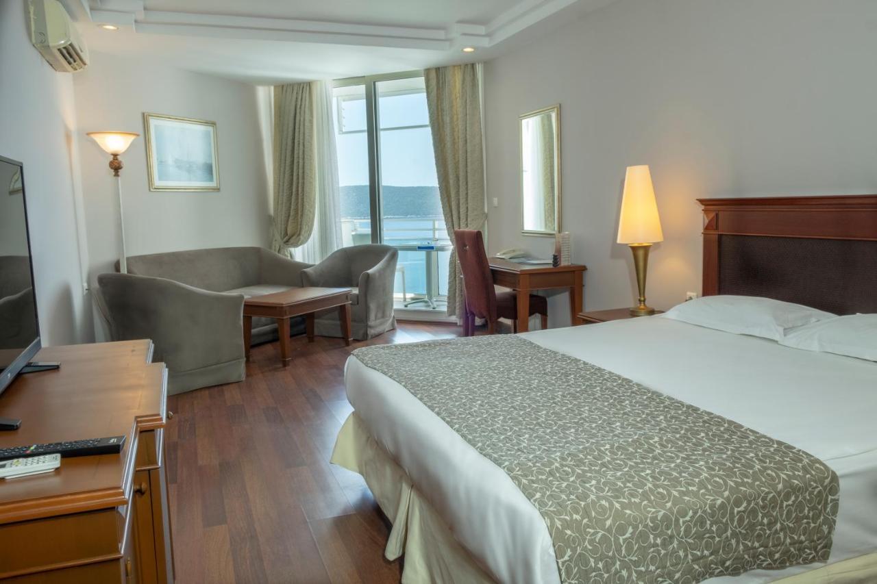 & Hotel 5*