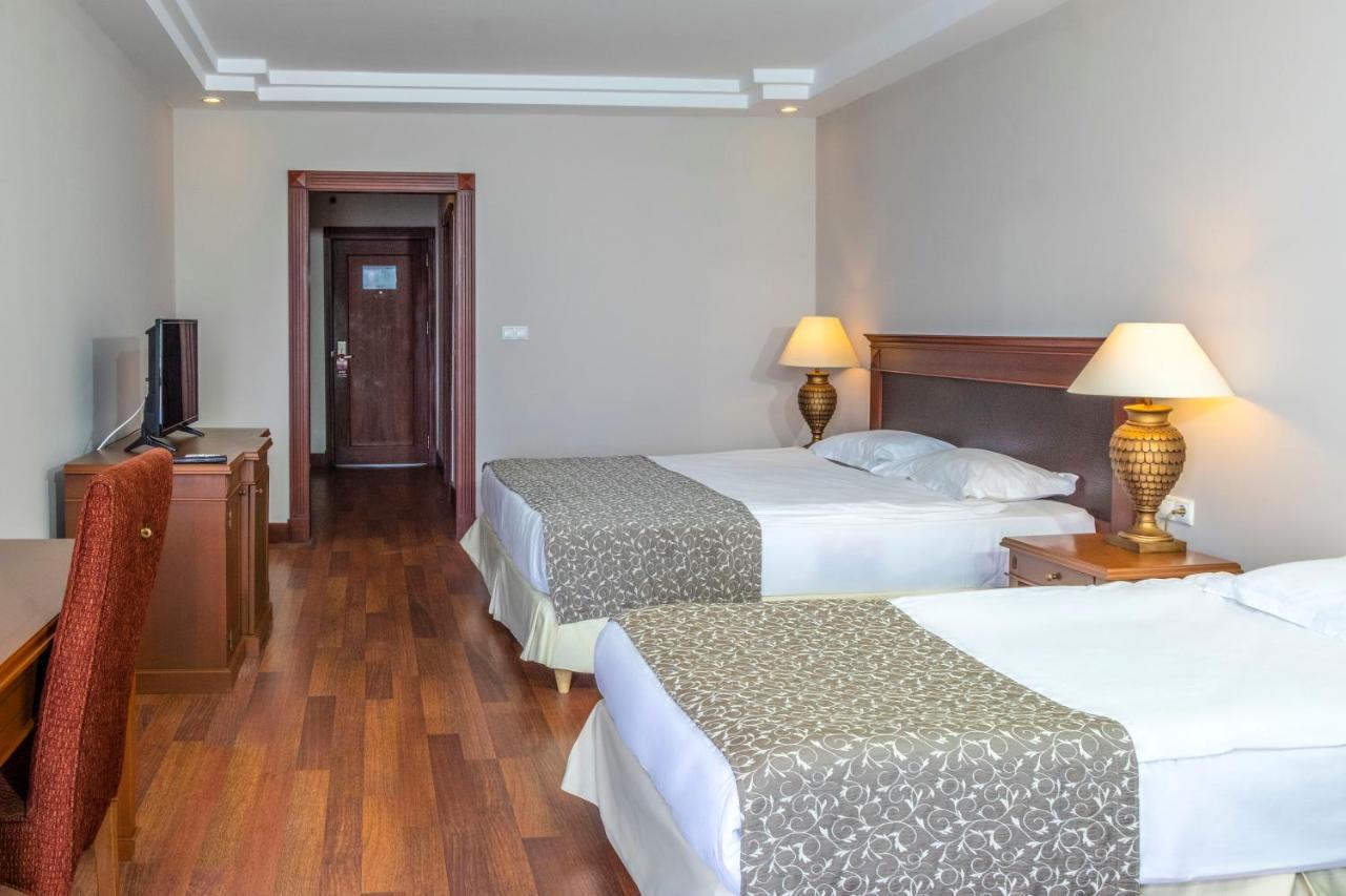Hotel &